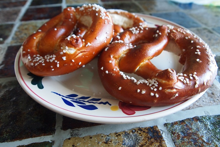 are dogs allowed to have pretzels